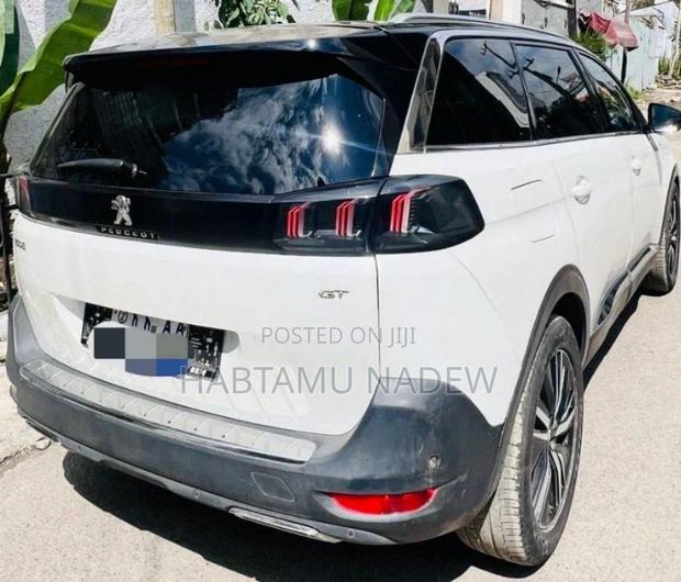 Peugeot 5008 2021 White