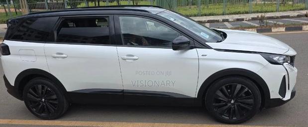 Peugeot 5008 2022 White