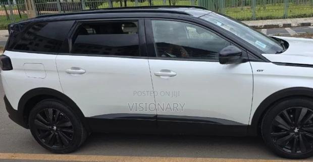 Peugeot 5008 2022 White