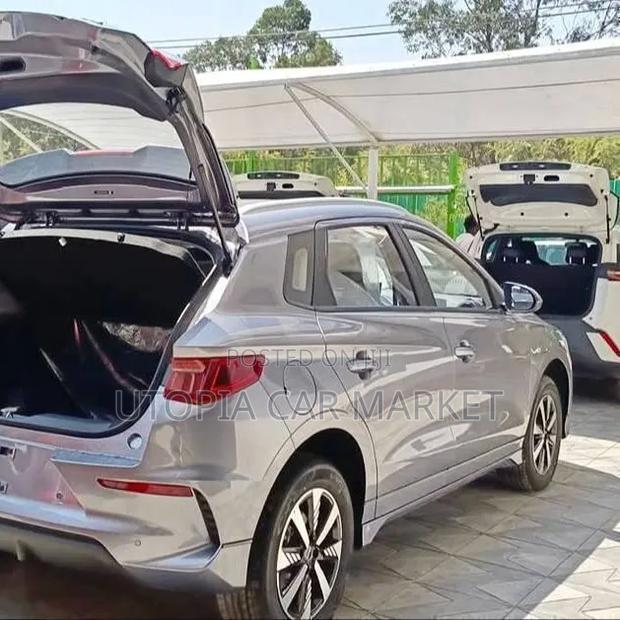 New BYD E2 43 kWh 94 hp FWD 2024 Gray