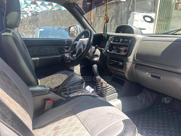 Mitsubishi L200 2000 Blue