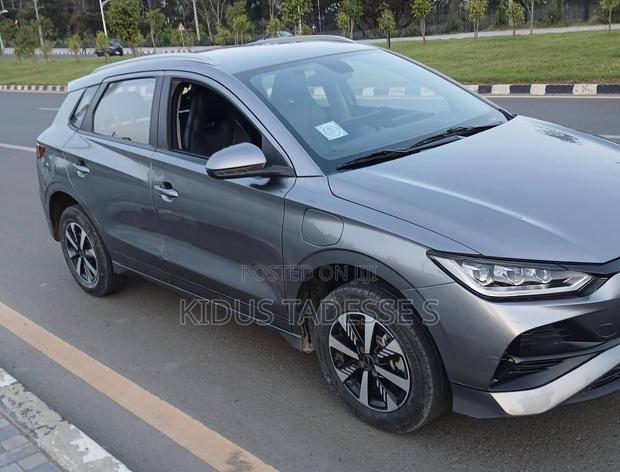 BYD E2 43 kWh 94 hp FWD 2024 Gray