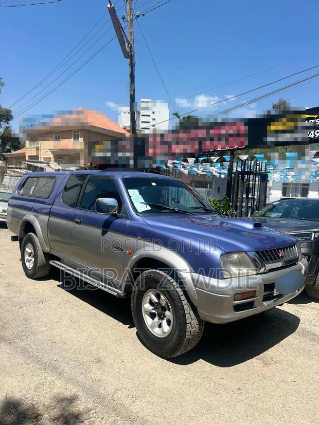 Mitsubishi L200 2000 Blue