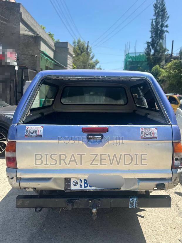 Mitsubishi L200 2000 Blue