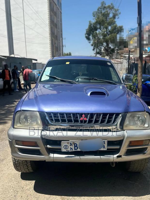 Mitsubishi L200 2000 Blue