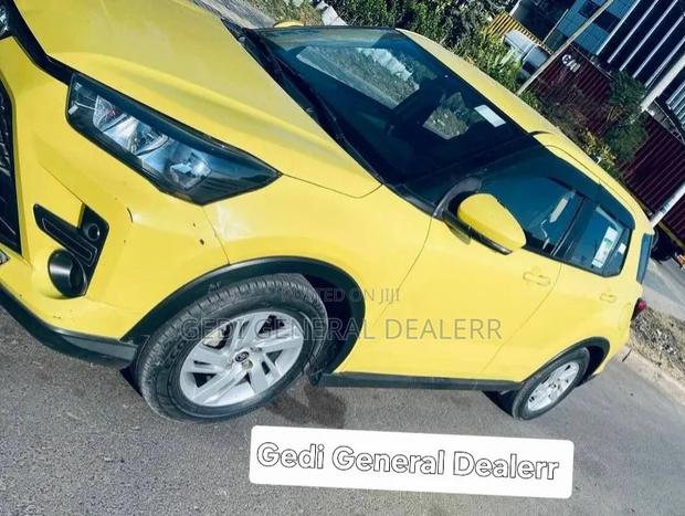 Toyota Raize 2022 Yellow