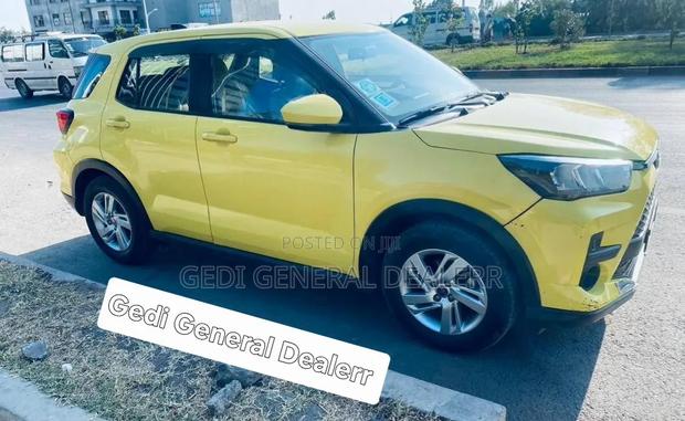 Toyota Raize 2022 Yellow