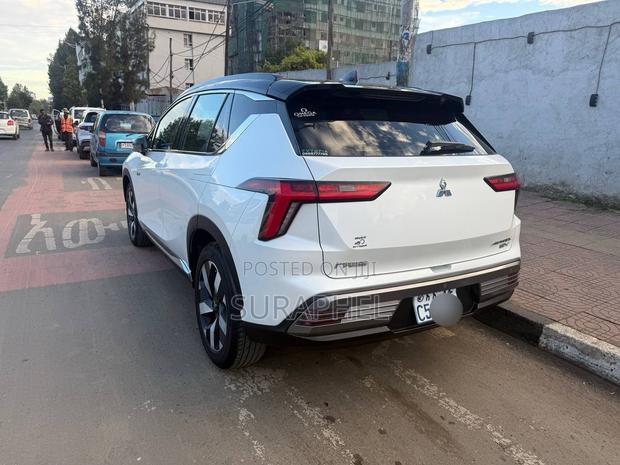 Mitsubishi Airtrek 135 kW FWD 2024 White