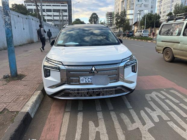 Mitsubishi Airtrek 135 kW FWD 2024 White