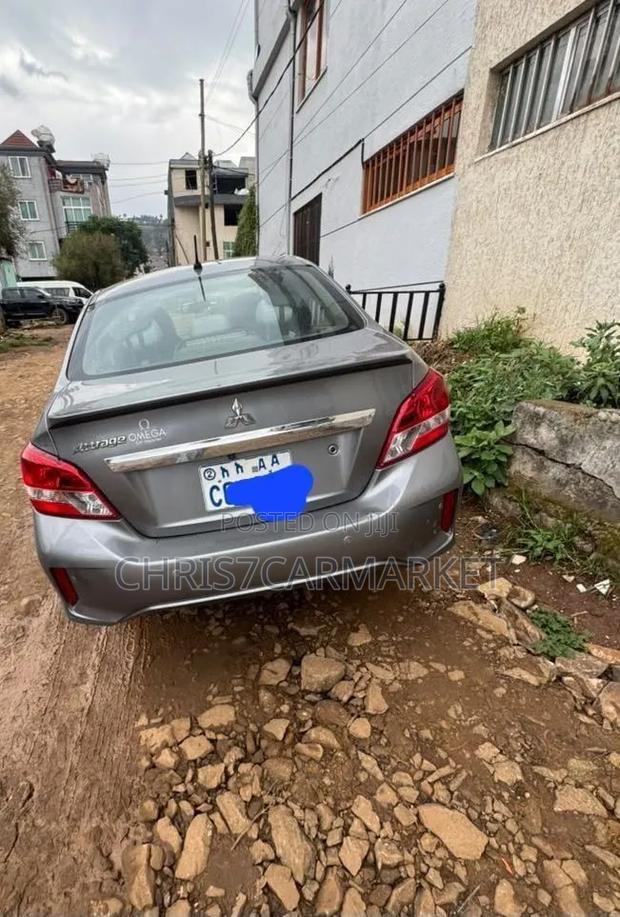Mitsubishi Attrage 2021 Gray