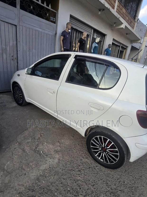 Toyota Vitz 2003 White