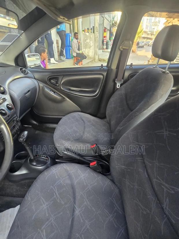 Toyota Vitz 2003 White