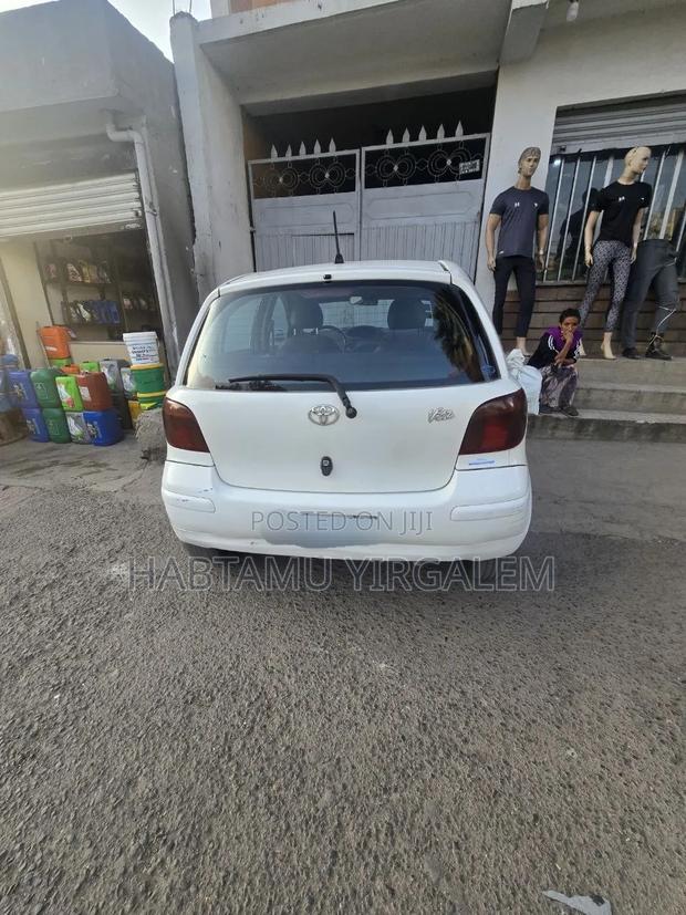 Toyota Vitz 2003 White