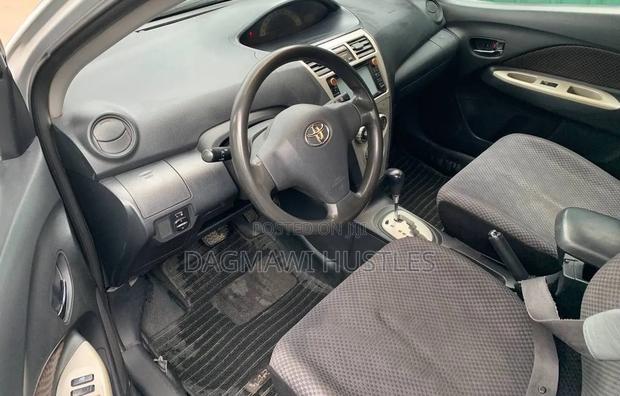 Toyota Yaris 1.3 VVT-i Automatic 2007 Silver
