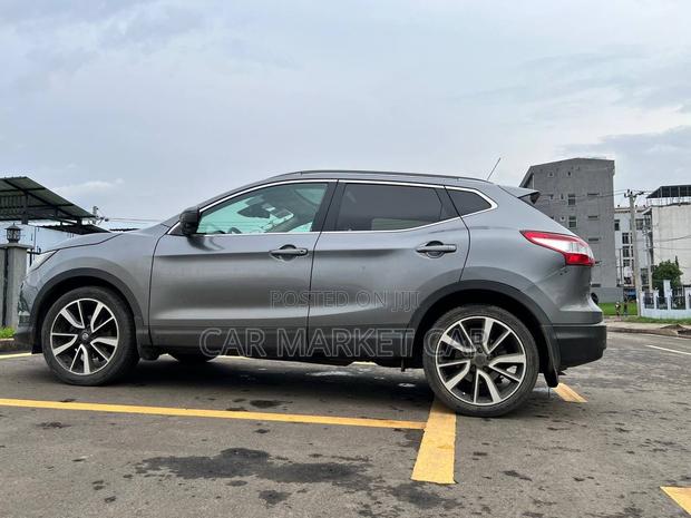 Nissan Qashqai 2017 Gray