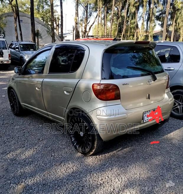 Toyota Vitz 2003