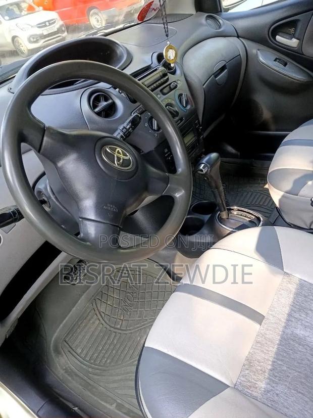 Toyota Vitz 2003