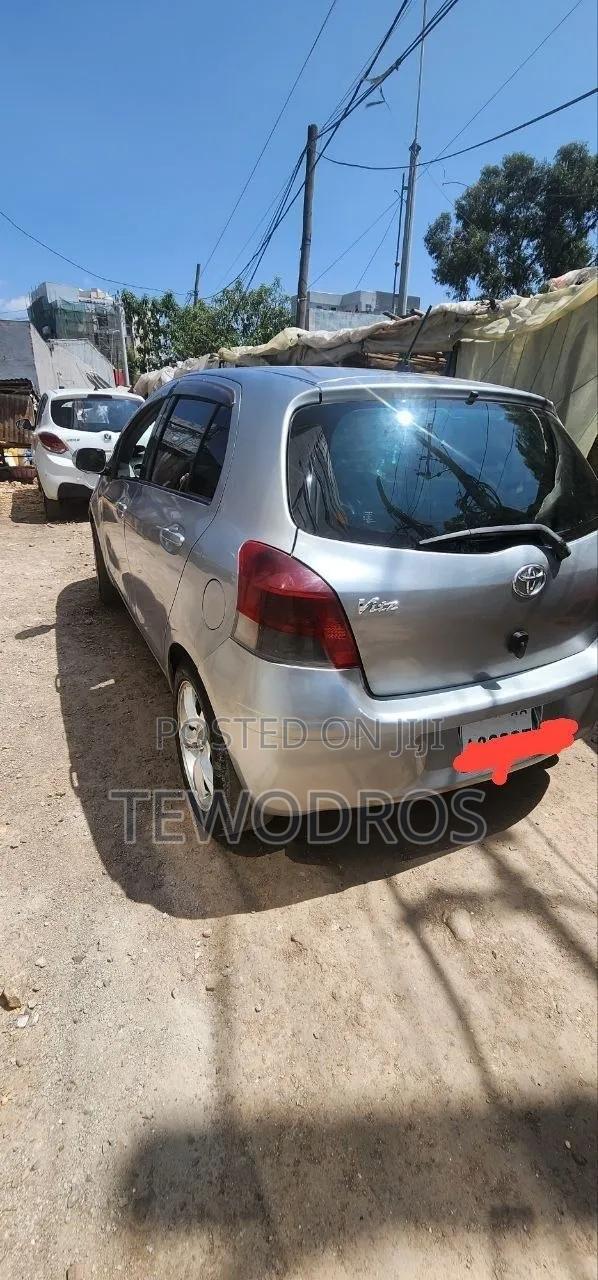 Toyota Yaris 2008 Gray