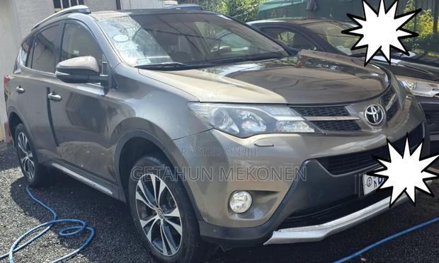 Toyota RAV4 2016 Gold