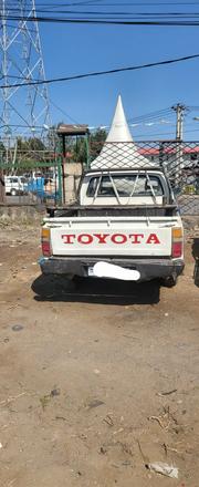 Toyota Hilux 2200 4x4 1986 White for sale