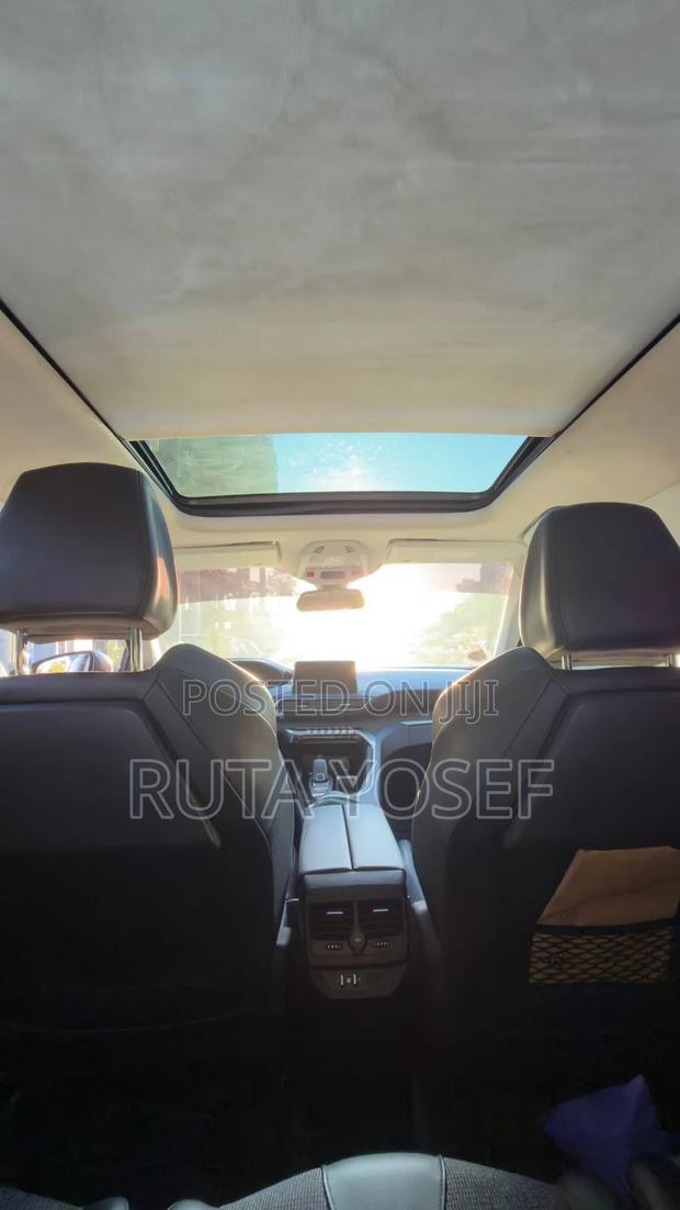 Peugeot 5008 2020 Brown