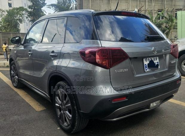 Suzuki Vitara 2021 Gray