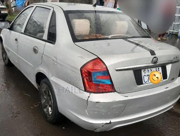 Lifan 520 2011 Silver