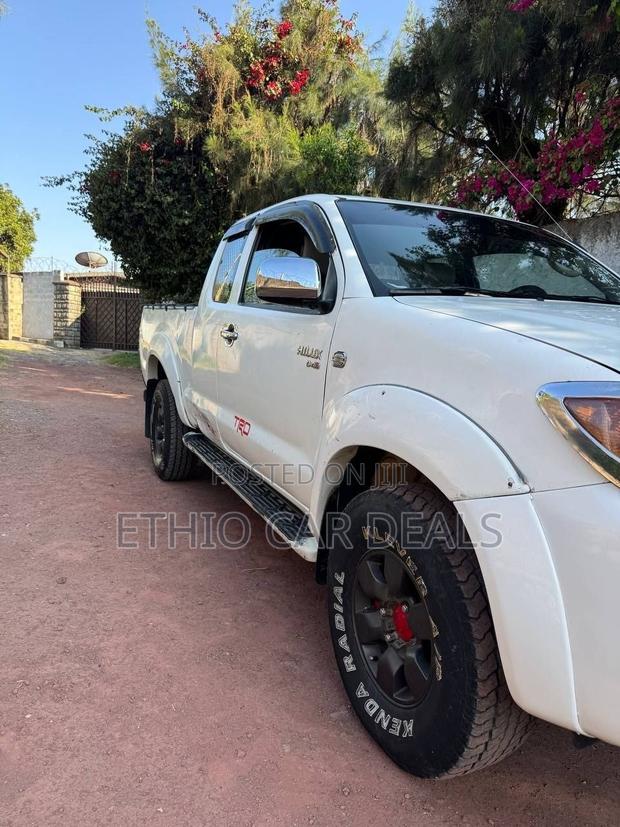 Toyota Hilux 2007 White