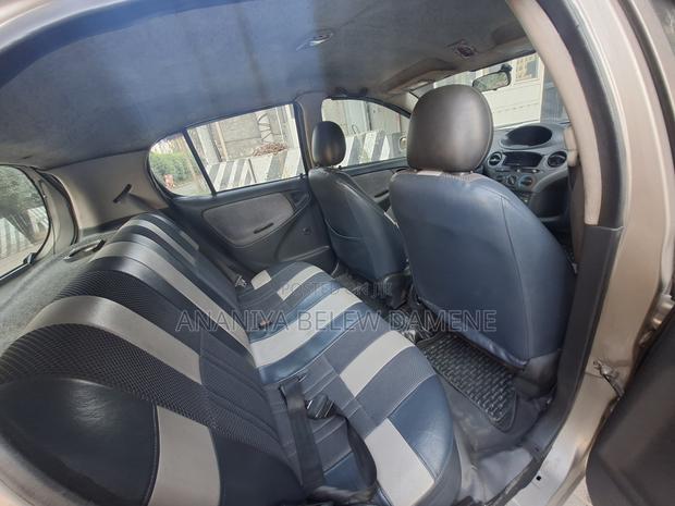 Toyota Vitz 2000