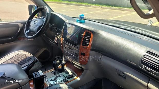 Toyota Land Cruiser 2006 Blue