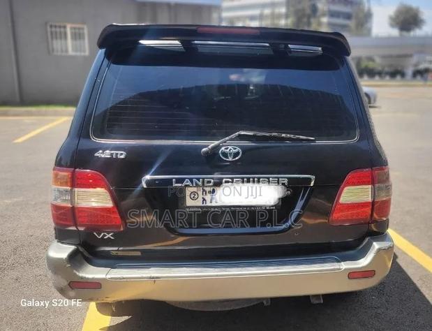 Toyota Land Cruiser 2006 Blue