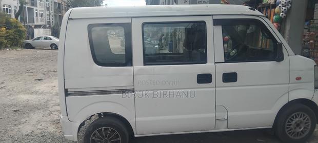 Suzuki Every Wagon 2012 White