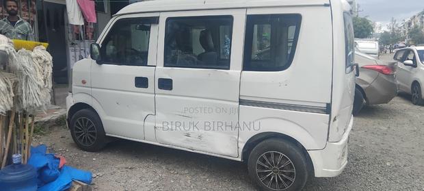 Suzuki Every Wagon 2012 White
