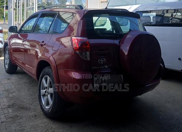 Toyota RAV4 2009 Red