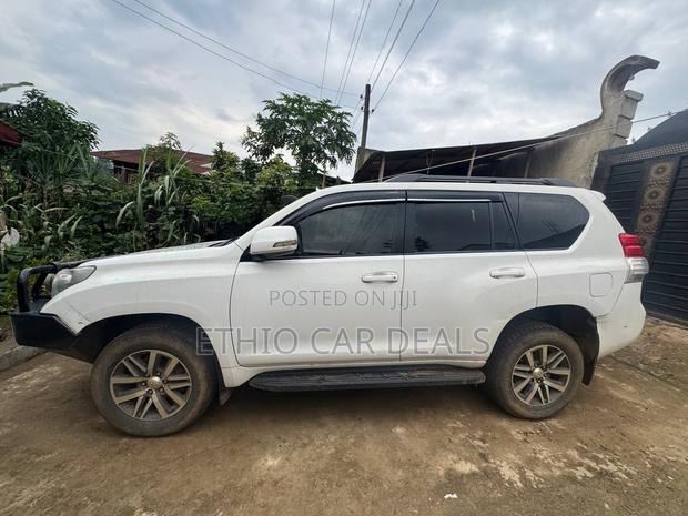 Toyota Land Cruiser Prado 2013 White