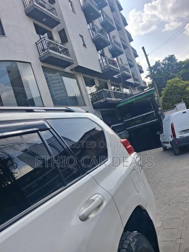 Toyota Land Cruiser Prado 2013 White