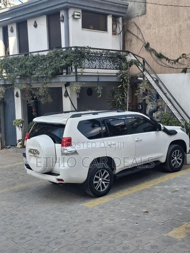 Toyota Land Cruiser Prado 2013 White