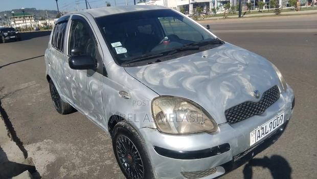 Toyota Vitz 2004 Silver