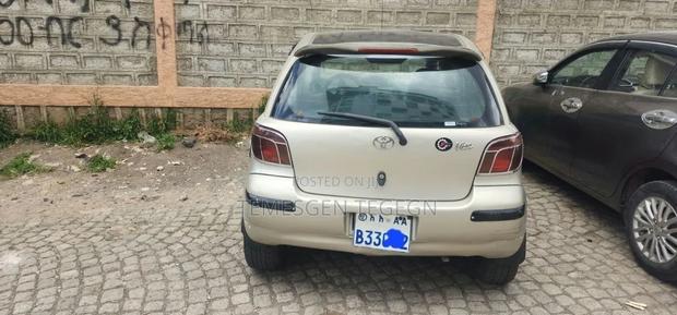 Toyota Vitz 2002 Gold