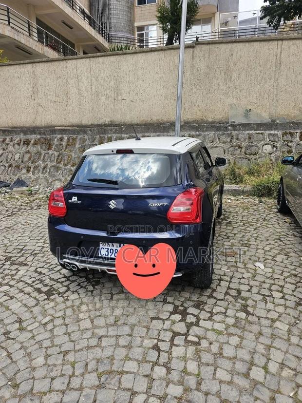 Suzuki Swift 2022 Blue