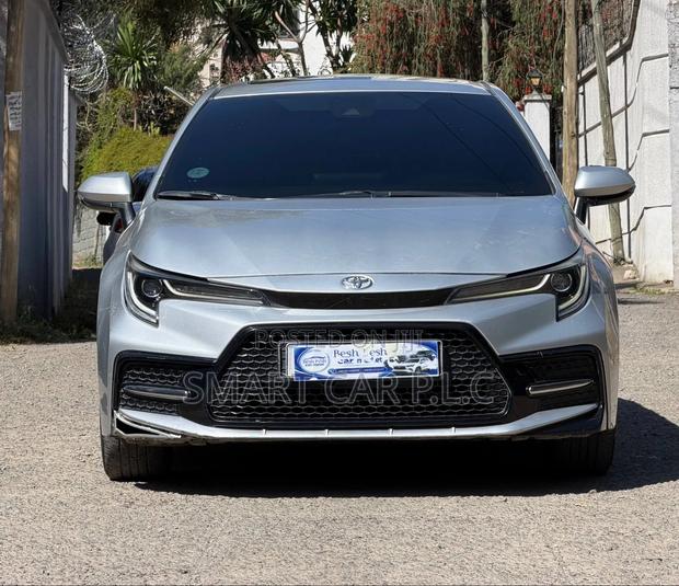 Toyota Corolla 2022 Silver