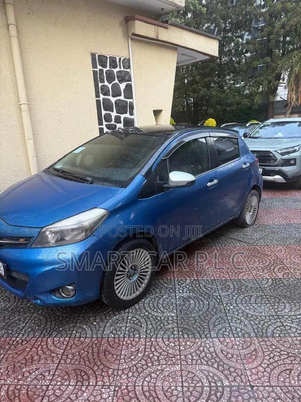 Toyota Yaris 2013 Blue