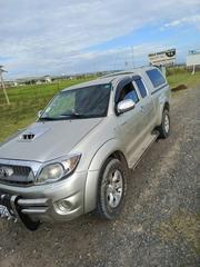 Toyota Hilux 2009 Gold for sale