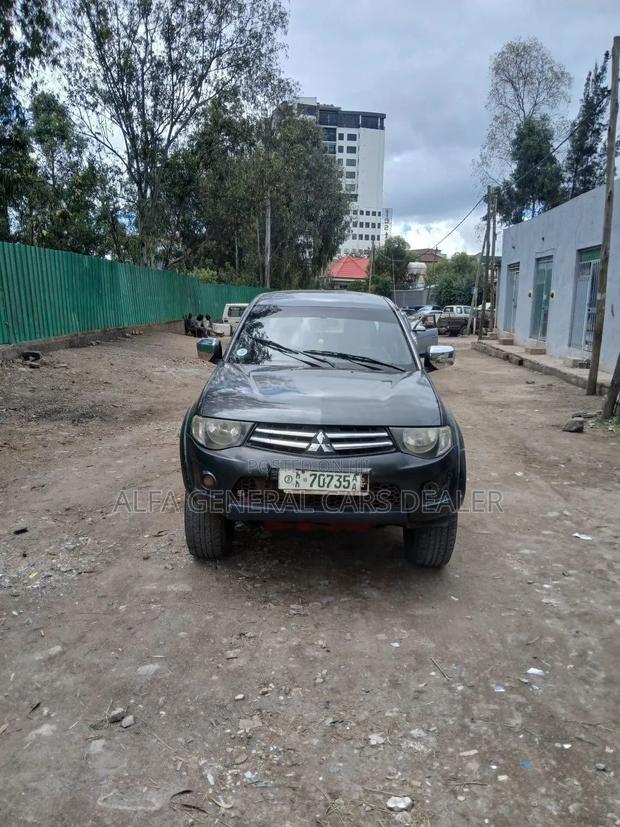 Mitsubishi L200 2013