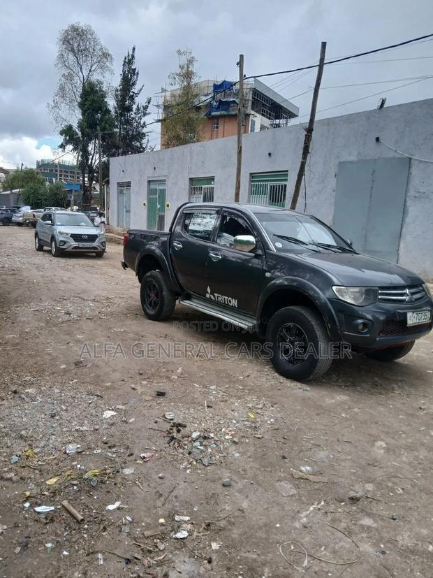 Mitsubishi L200 2013
