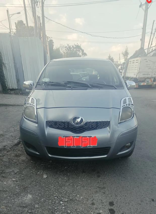 Toyota Yaris 1.0 VVT-i 2008 Gray