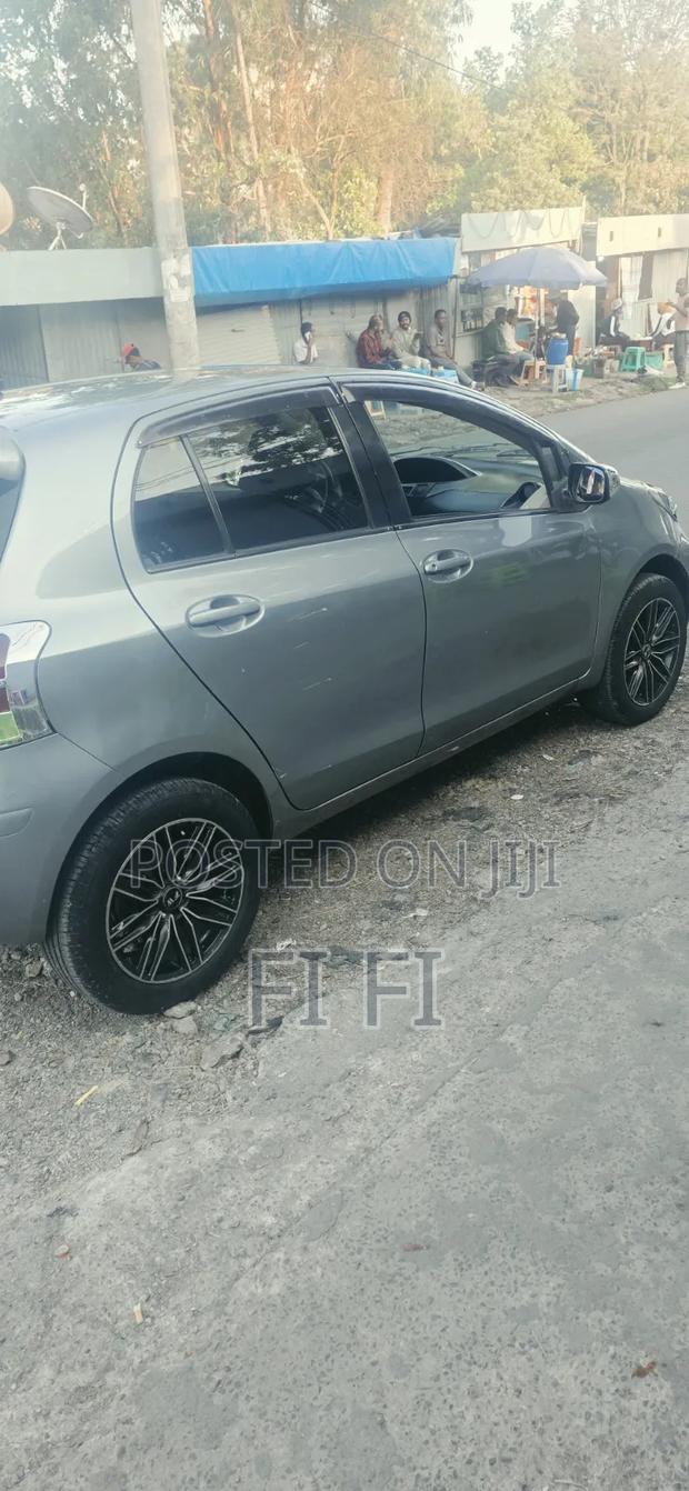 Toyota Yaris 1.0 VVT-i 2008 Gray