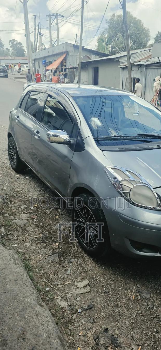 Toyota Yaris 1.0 VVT-i 2008 Gray