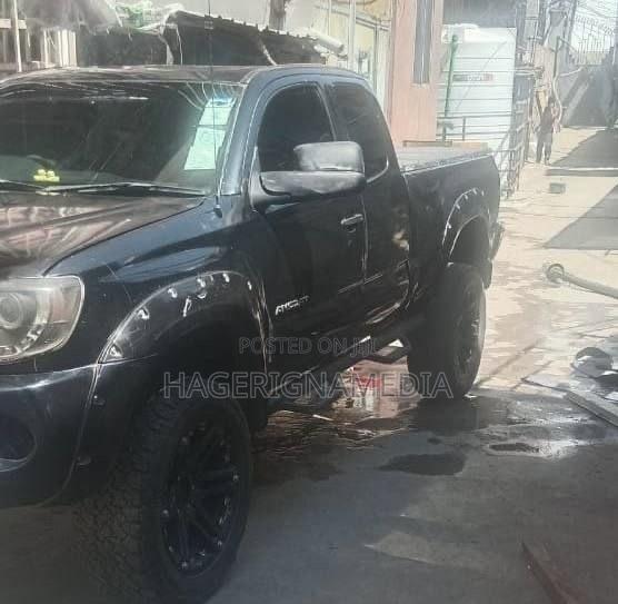 Toyota Tacoma 2011 Black