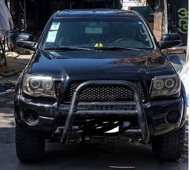 Toyota Tacoma 2011 Black